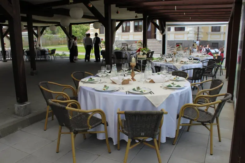 Restaurant nuntă Covasna – Conacul Benke